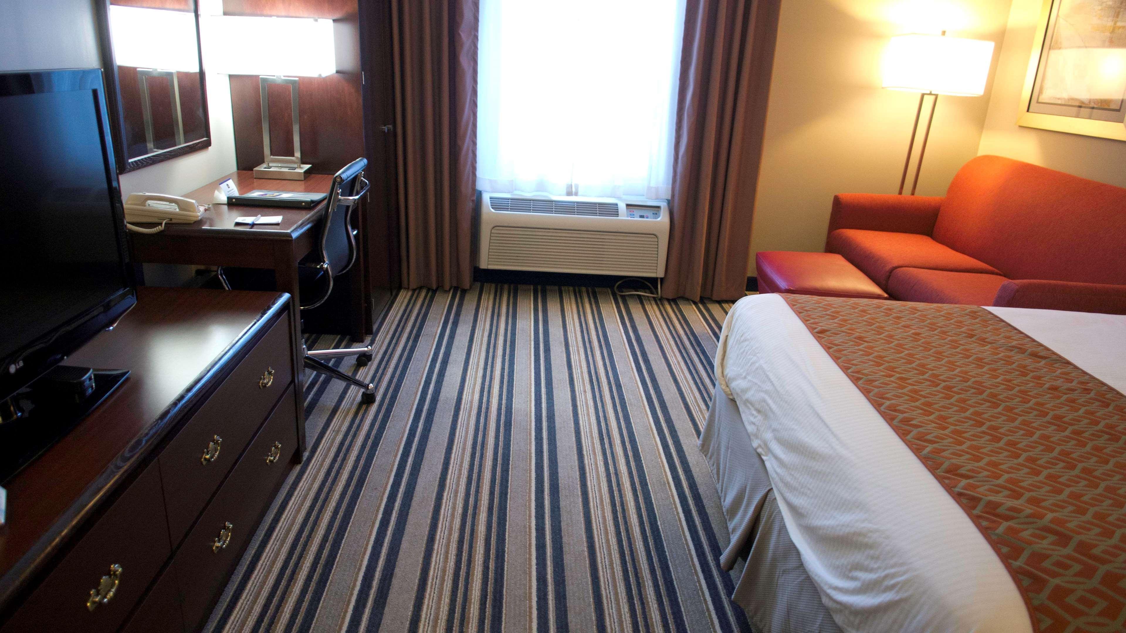 Harrisburg Inn & Suites Exterior photo